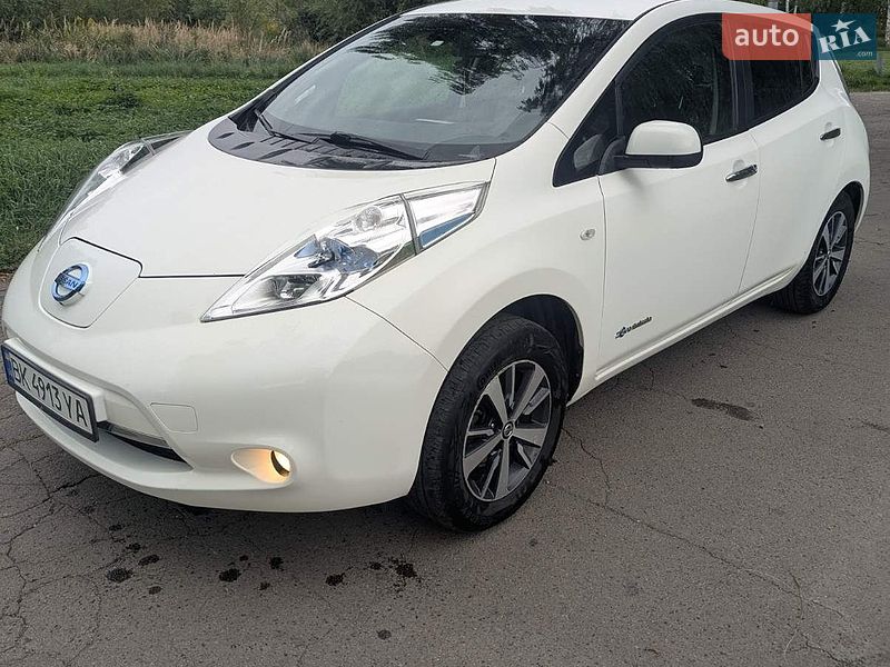 Хетчбек Nissan Leaf 2013 в Рівному