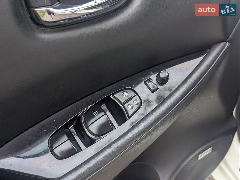 Хетчбек Nissan Leaf 2013 в Рівному