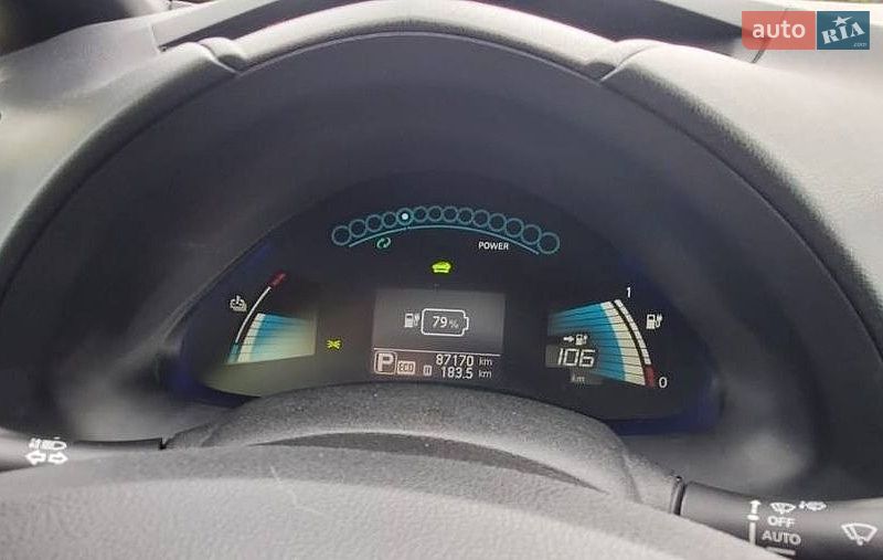Хэтчбек Nissan Leaf 2015 в Умани