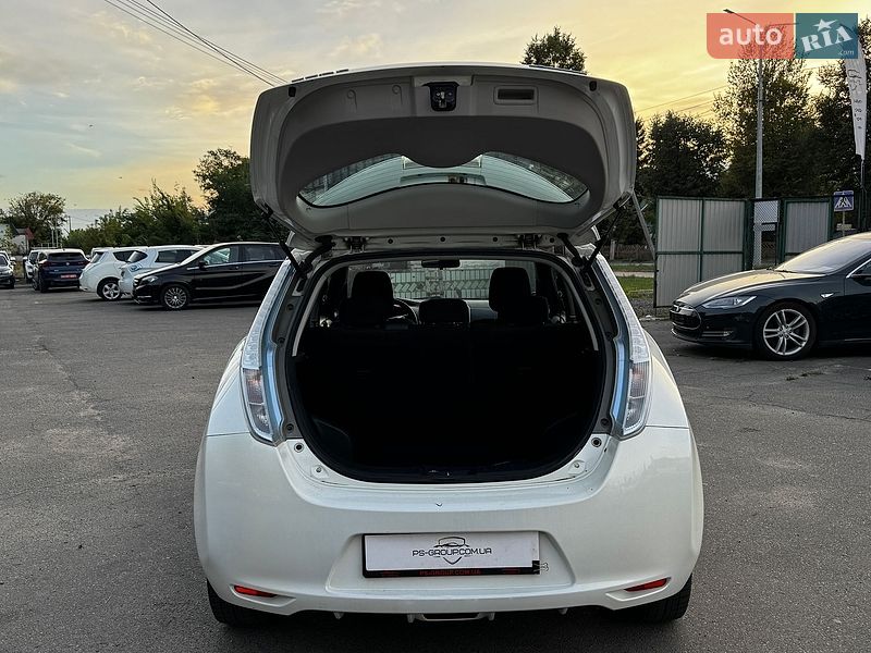Хэтчбек Nissan Leaf 2014 в Луцке
