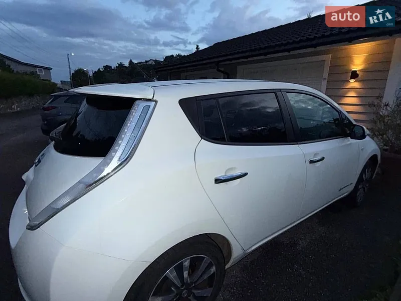 Nissan Leaf 2015