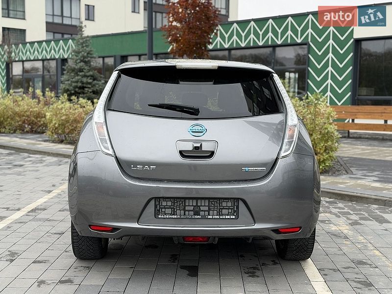 Хэтчбек Nissan Leaf 2016 в Городке