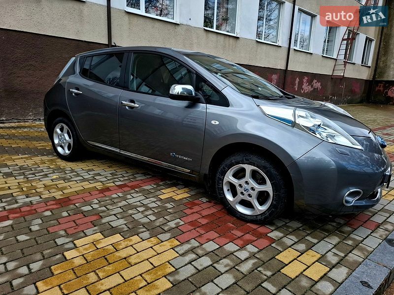 Хэтчбек Nissan Leaf 2014 в Звягеле