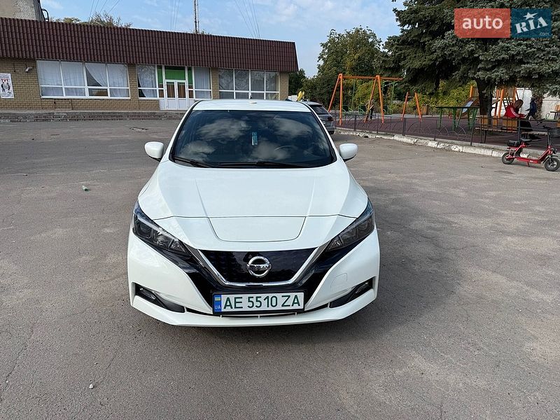 Хэтчбек Nissan Leaf 2018 в Днепре