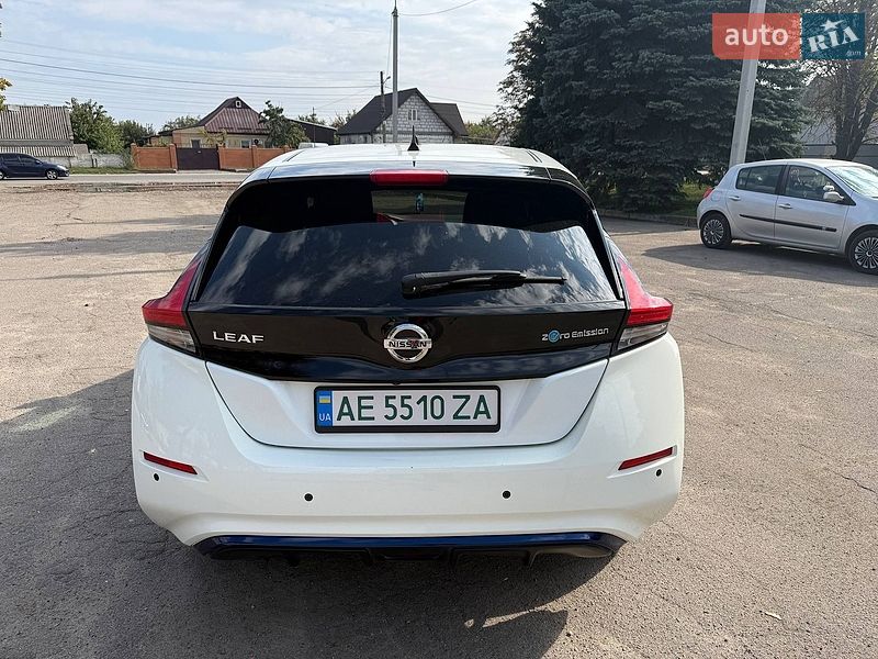 Хэтчбек Nissan Leaf 2018 в Днепре