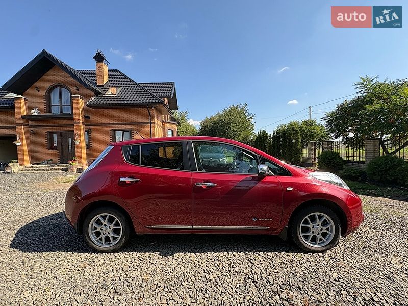 Хэтчбек Nissan Leaf 2014 в Луцке