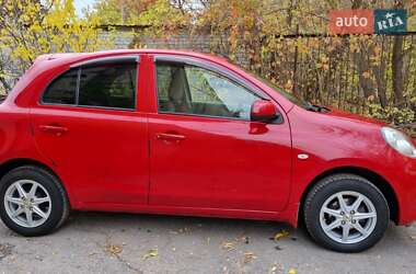 Nissan March  2012