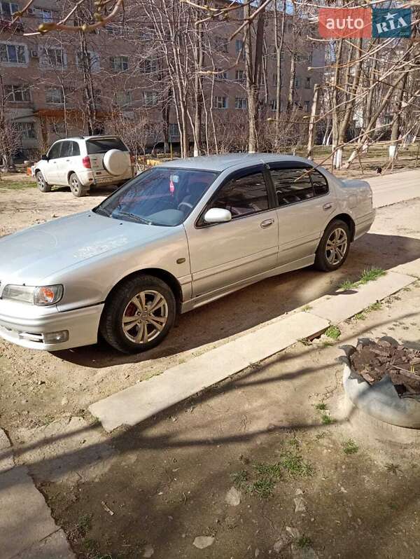 Nissan Maxima 1996 року в Одесі