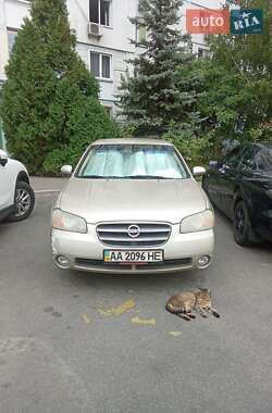 Nissan Maxima  2002