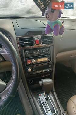 Nissan Maxima  2001