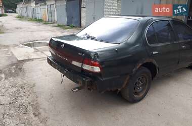 Nissan Maxima  1997