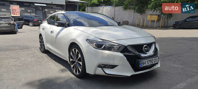 Nissan Maxima