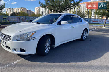 Nissan Maxima 2010