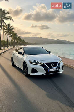Nissan Maxima  2019