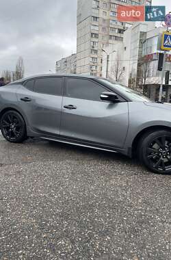Nissan Maxima  2018