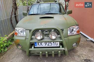 Nissan Navara  2003