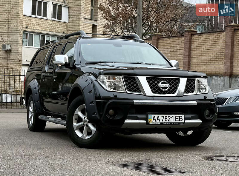 Внедорожник / Кроссовер Nissan Navara