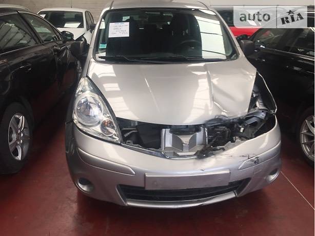 Nissan Note 2011 года