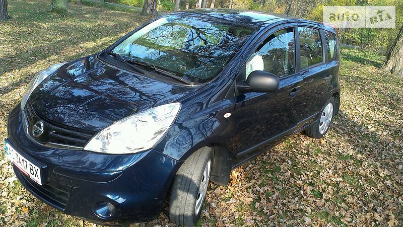 Nissan Note 2011 года
