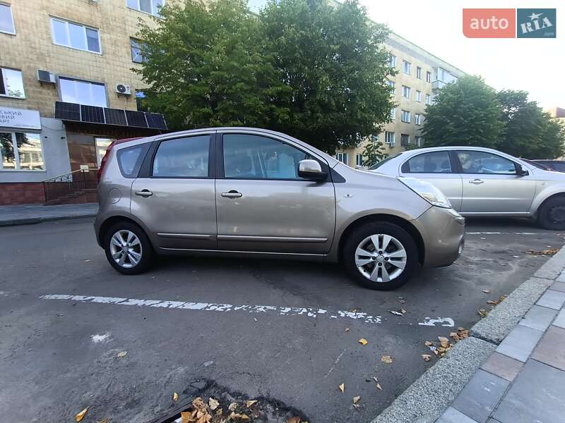 Хэтчбек Nissan Note 2010 в Житомире