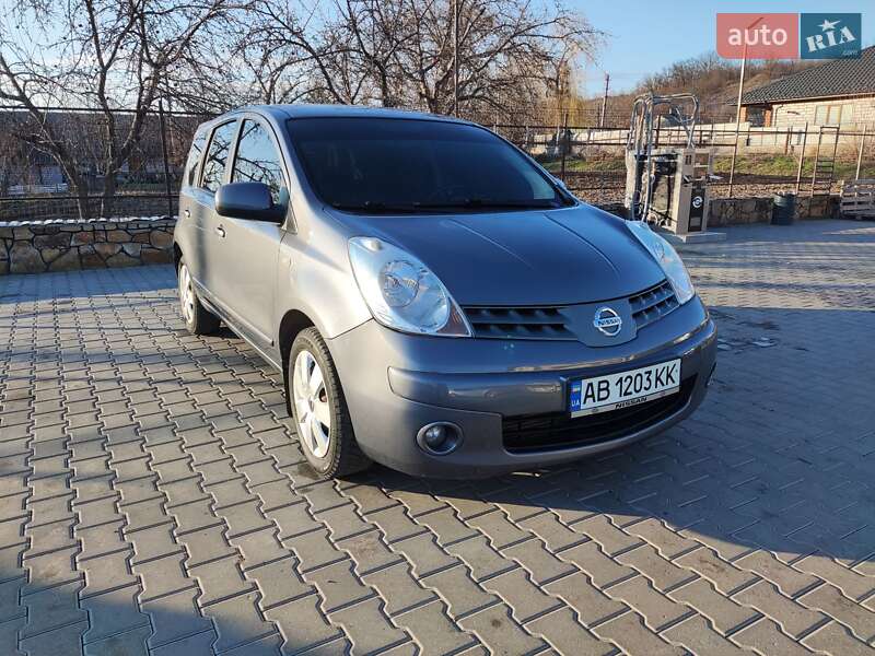 Хэтчбек Nissan Note 2008 в Могилев-Подольске
