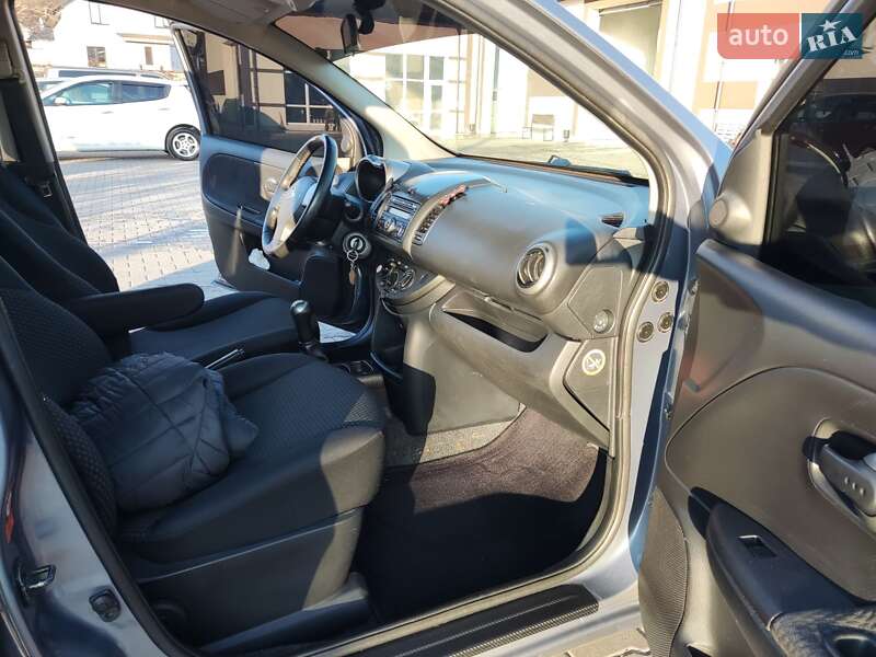 Хэтчбек Nissan Note 2008 в Могилев-Подольске