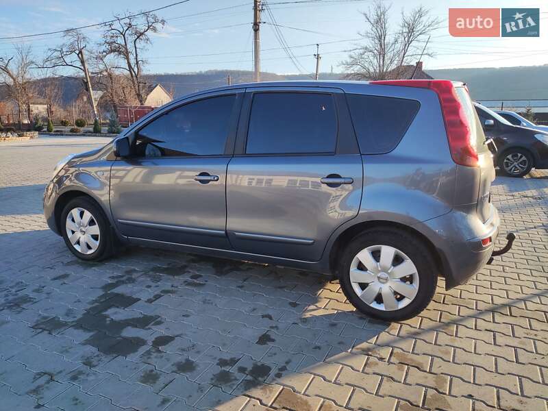 Хэтчбек Nissan Note 2008 в Могилев-Подольске