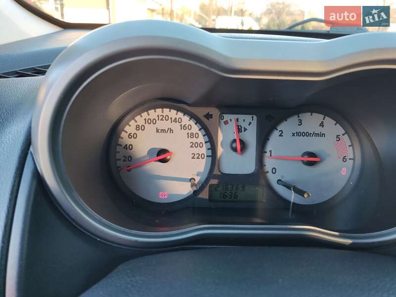 Хэтчбек Nissan Note 2008 в Могилев-Подольске