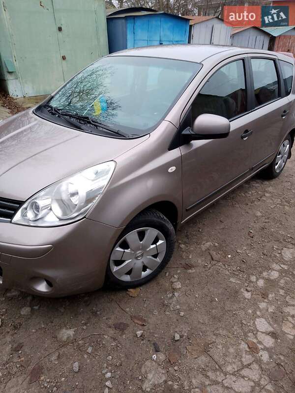 Хэтчбек Nissan Note 2013 в Умани