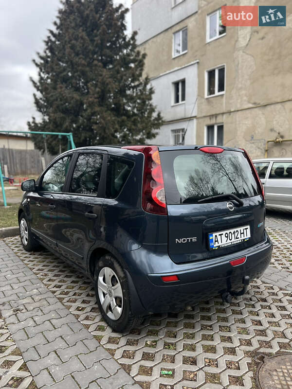Хэтчбек Nissan Note 2012 в Ивано-Франковске