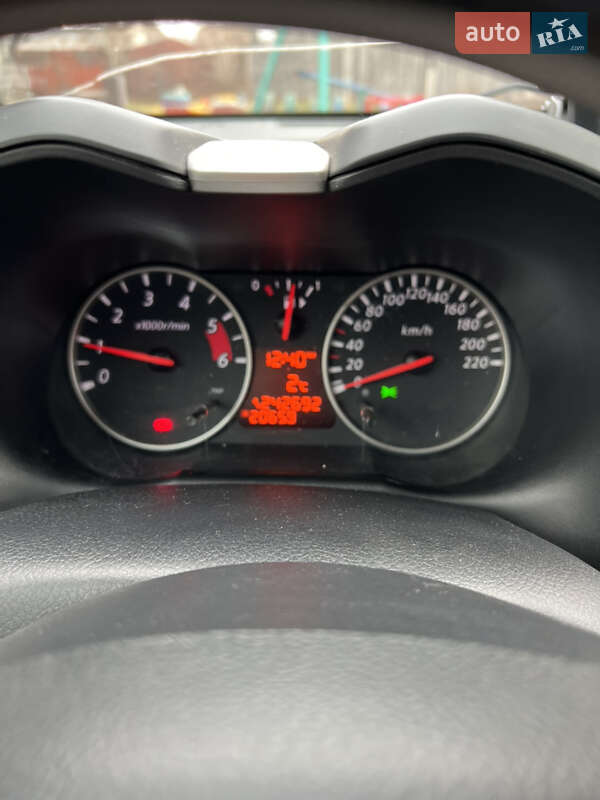 Хэтчбек Nissan Note 2012 в Ивано-Франковске