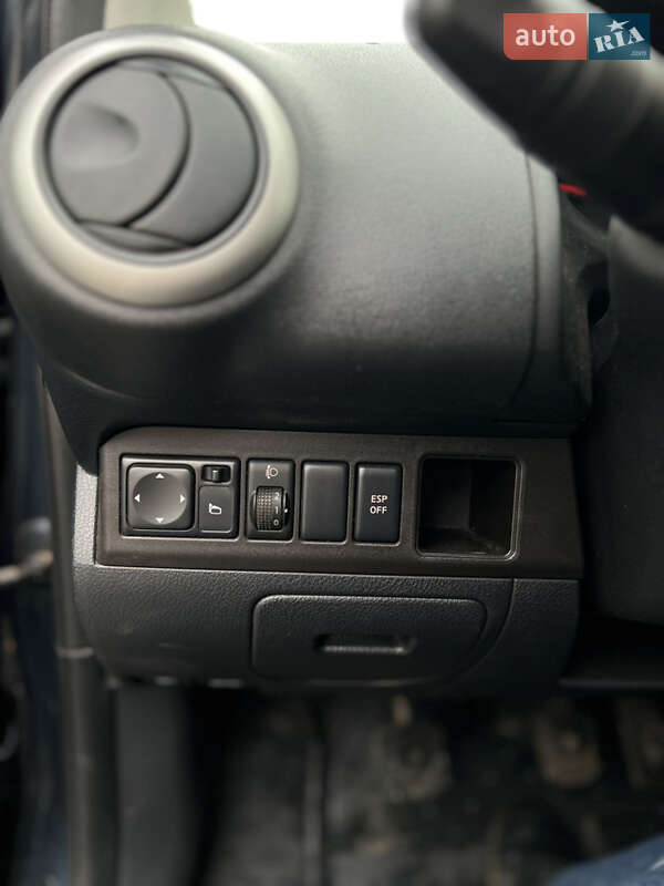 Хэтчбек Nissan Note 2012 в Ивано-Франковске