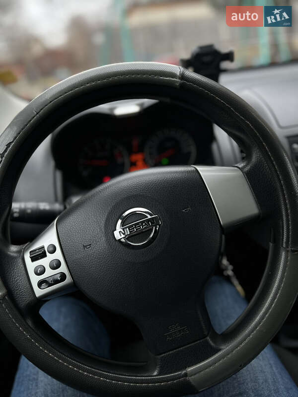 Хэтчбек Nissan Note 2012 в Ивано-Франковске