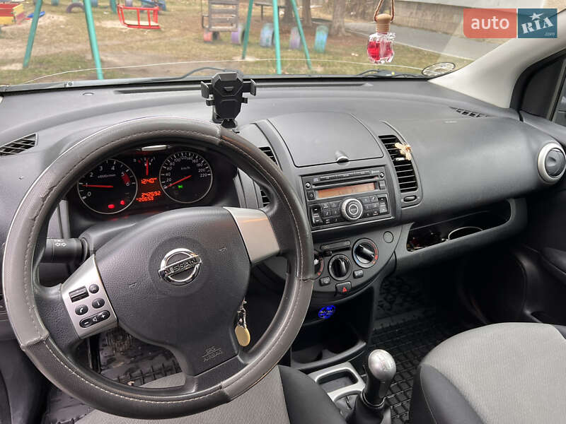 Хэтчбек Nissan Note 2012 в Ивано-Франковске