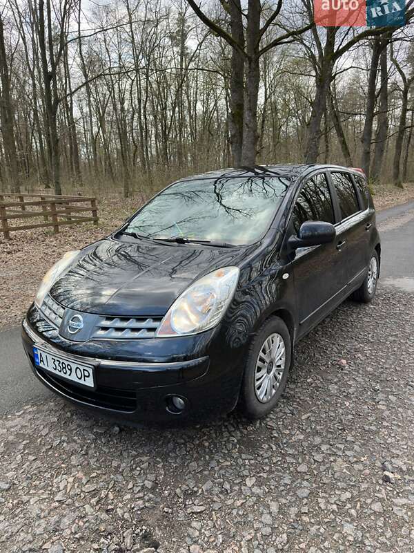 Хэтчбек Nissan Note 2008 в Попельне Хэтчбек Nissan Note 2008 в Попельне