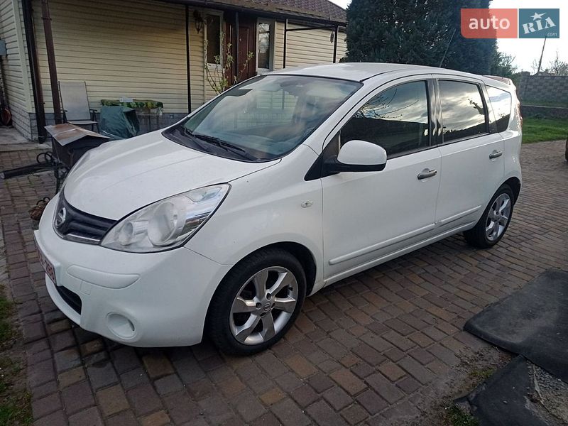 Хэтчбек Nissan Note 2011 в Ровно фото Хэтчбек Nissan Note 2011 в Ровно