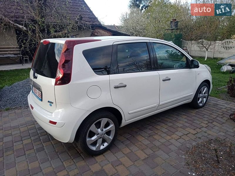 Хэтчбек Nissan Note 2011 в Ровно фото 3 Хэтчбек Nissan Note 2011 в Ровно