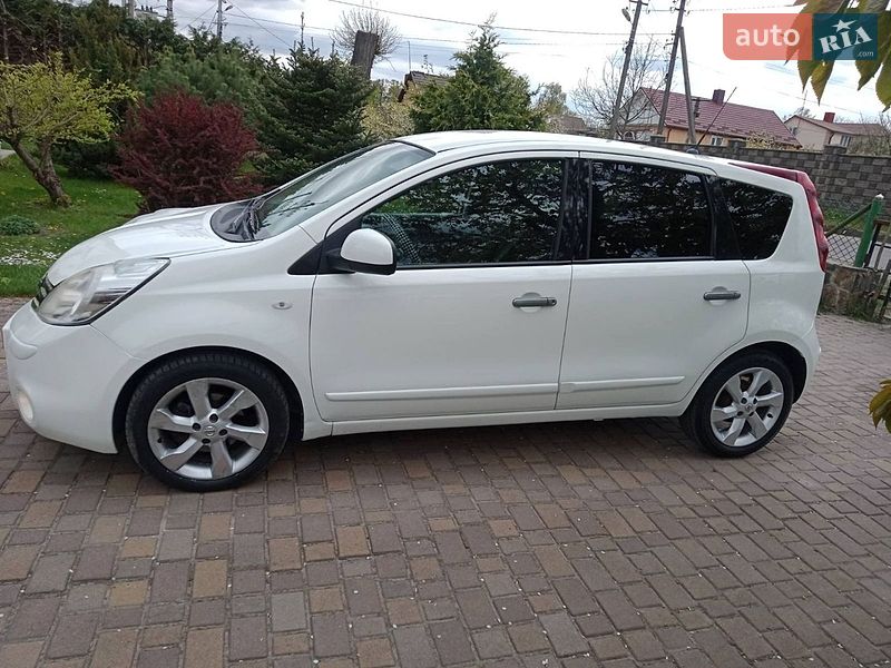 Хэтчбек Nissan Note 2011 в Ровно фото 4 Хэтчбек Nissan Note 2011 в Ровно