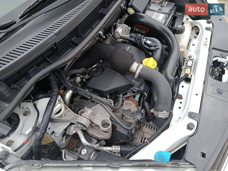 Хэтчбек Nissan Note 2011 в Ровно фото 13 Хэтчбек Nissan Note 2011 в Ровно