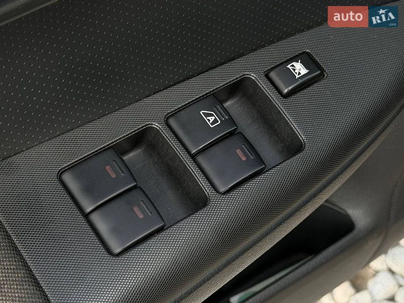 Хэтчбек Nissan Note 2010 в Харькове фото 30 Хэтчбек Nissan Note 2010 в Харькове