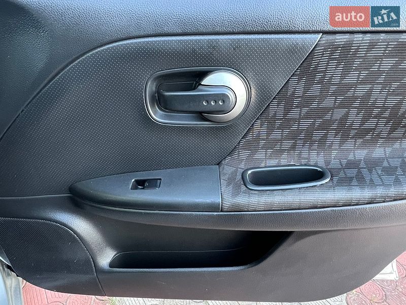 Хэтчбек Nissan Note 2007 в Тернополе