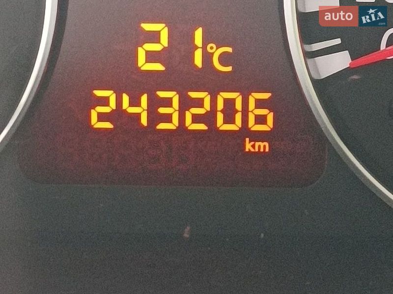 Хэтчбек Nissan Note 2012 в Киеве фото 10 Хэтчбек Nissan Note 2012 в Киеве