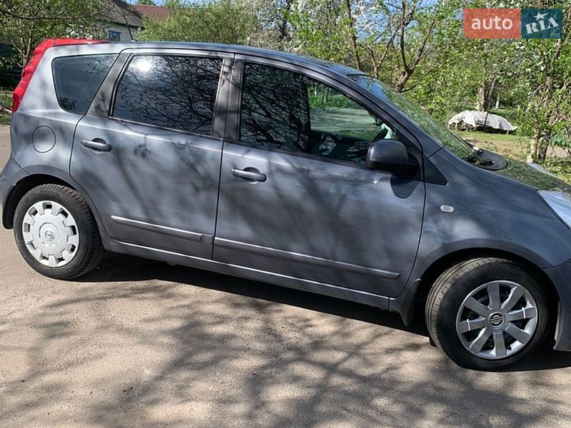 Хэтчбек Nissan Note 2008 в Корсуне-Шевченковском
