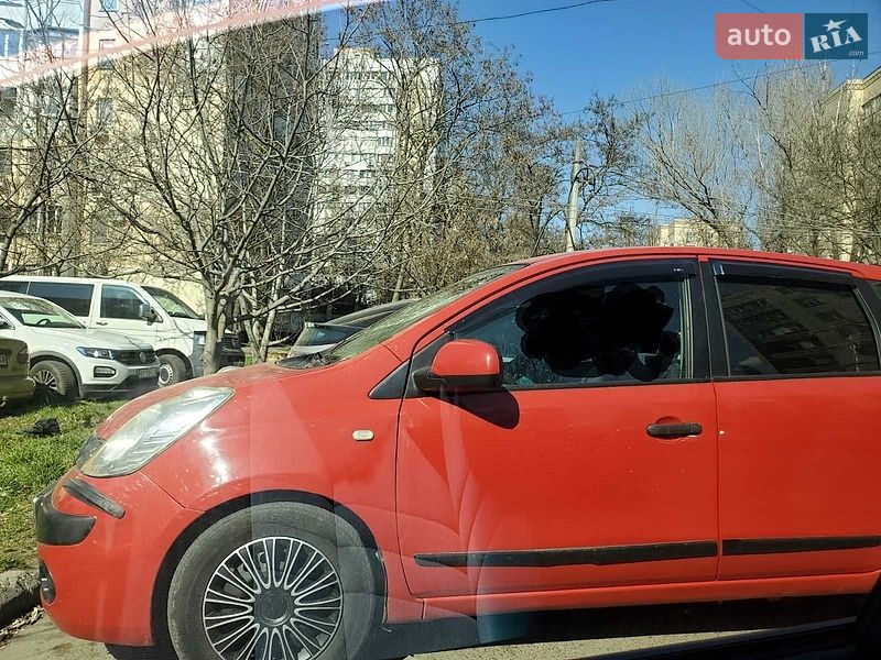 Хэтчбек Nissan Note 2006 в Южном