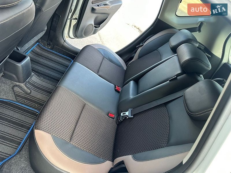 Хэтчбек Nissan Note 2019 в Николаеве фото 42 Хэтчбек Nissan Note 2019 в Николаеве