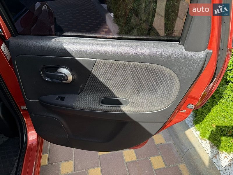 Хетчбек Nissan Note 2007 в Черкасах фото 18 Хетчбек Nissan Note 2007 в Черкасах