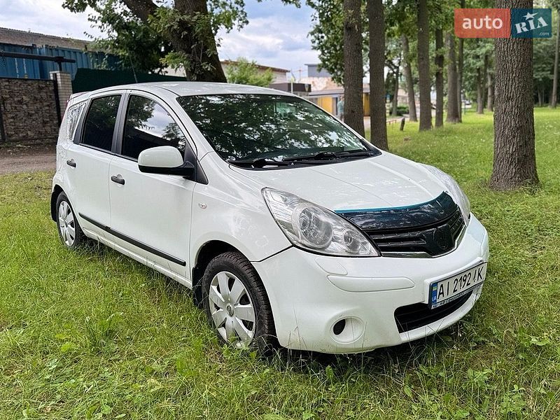 Хетчбек Nissan Note 2012 в Києві фото Хетчбек Nissan Note 2012 в Києві