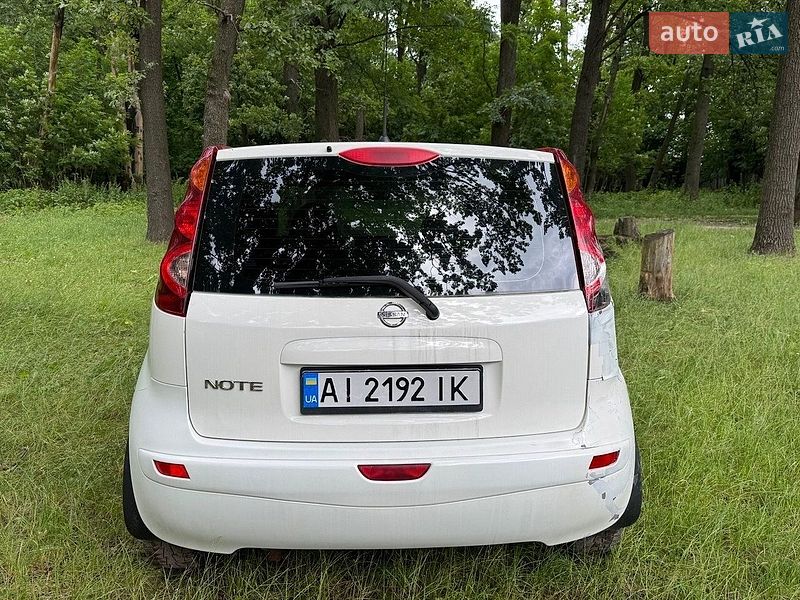 Хетчбек Nissan Note 2012 в Києві фото 6 Хетчбек Nissan Note 2012 в Києві