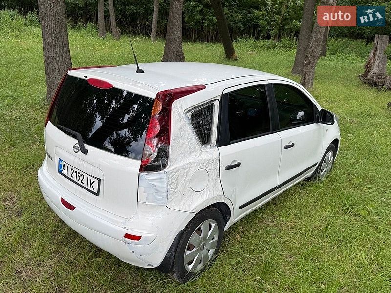 Хетчбек Nissan Note 2012 в Києві фото 9 Хетчбек Nissan Note 2012 в Києві