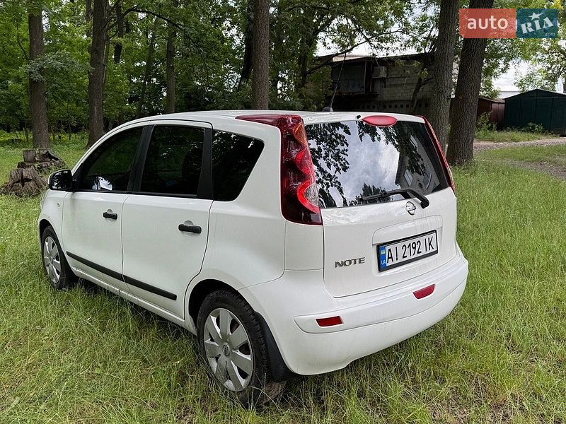 Хетчбек Nissan Note 2012 в Києві фото 3 Хетчбек Nissan Note 2012 в Києві